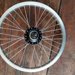 Einspeichen, Umspeichen und Zentrieren von Laufrädern