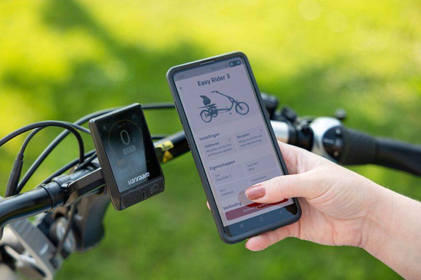 E-bike app Van Raam app on smartphone